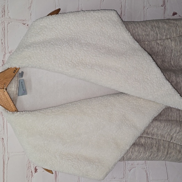 Athleta Apres Anything Sherpa Fleece Vest Oatmeal Heather Women's Size S - Picture 5 of 14